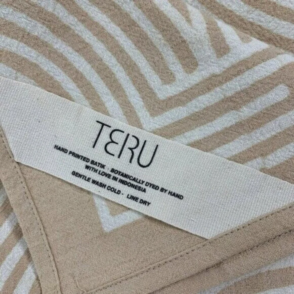 Teru Batik Coverlet Blanket 49 x 110 Tan Hand Printed Boho Home Decor